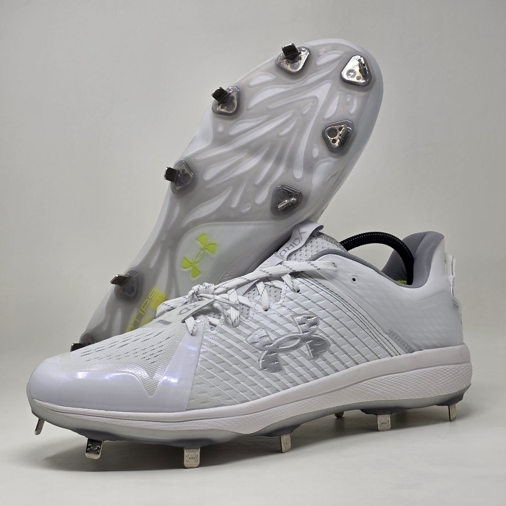 Under Armour 3025592-100 Yard Low Baseball Metal Cleats White Grey Size 16 New